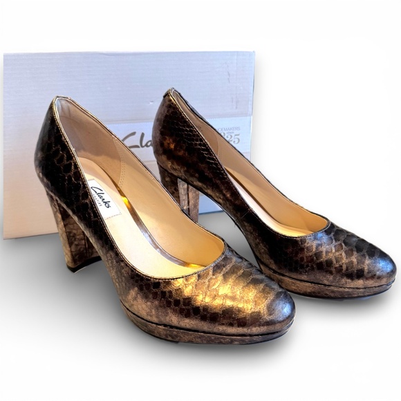 Clarks Shoes - CLARKS Bronze textured leather platform pumps block heel size 8.5